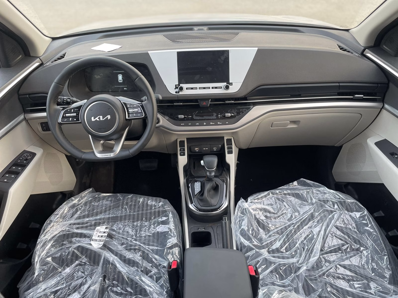 كيا كارينز ستاندرد 2025 GL