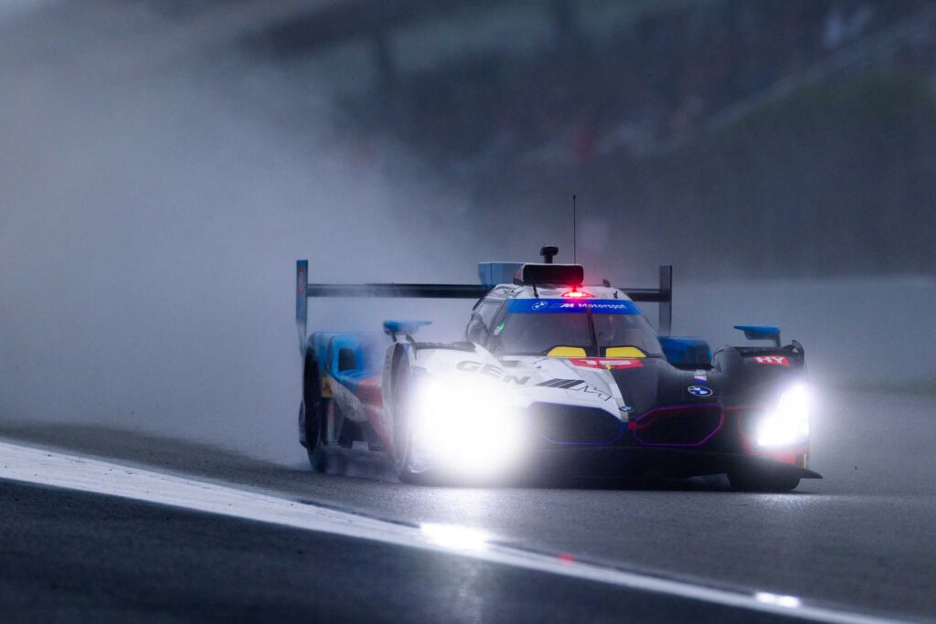 صورة مرفقة بخبر: BMW M Team WRT يحقق انتعاشاً قوياً في بطولة العالم للتحمل في برشلونة